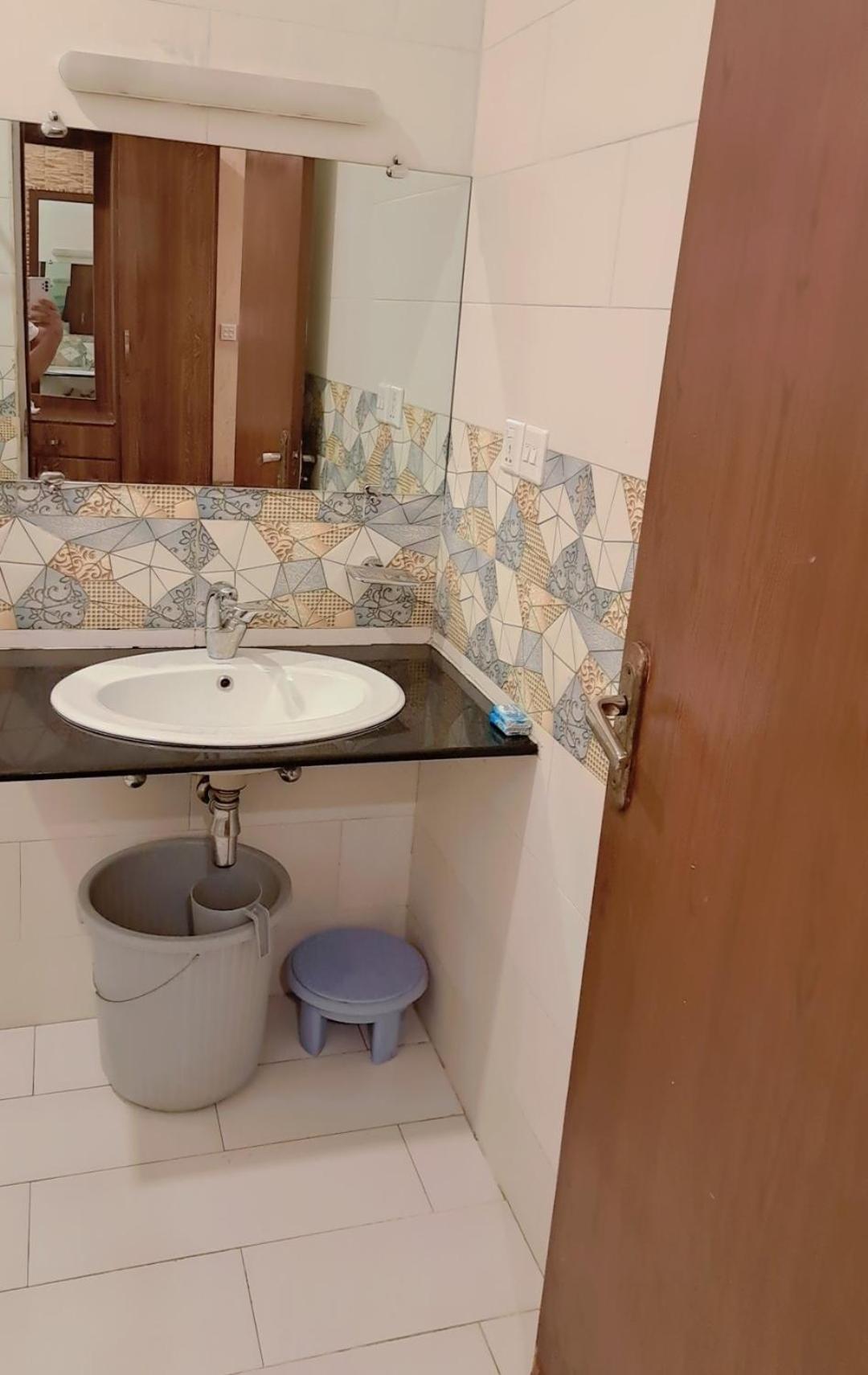 Royal Grace Guest House Islamabad Eksteriør billede