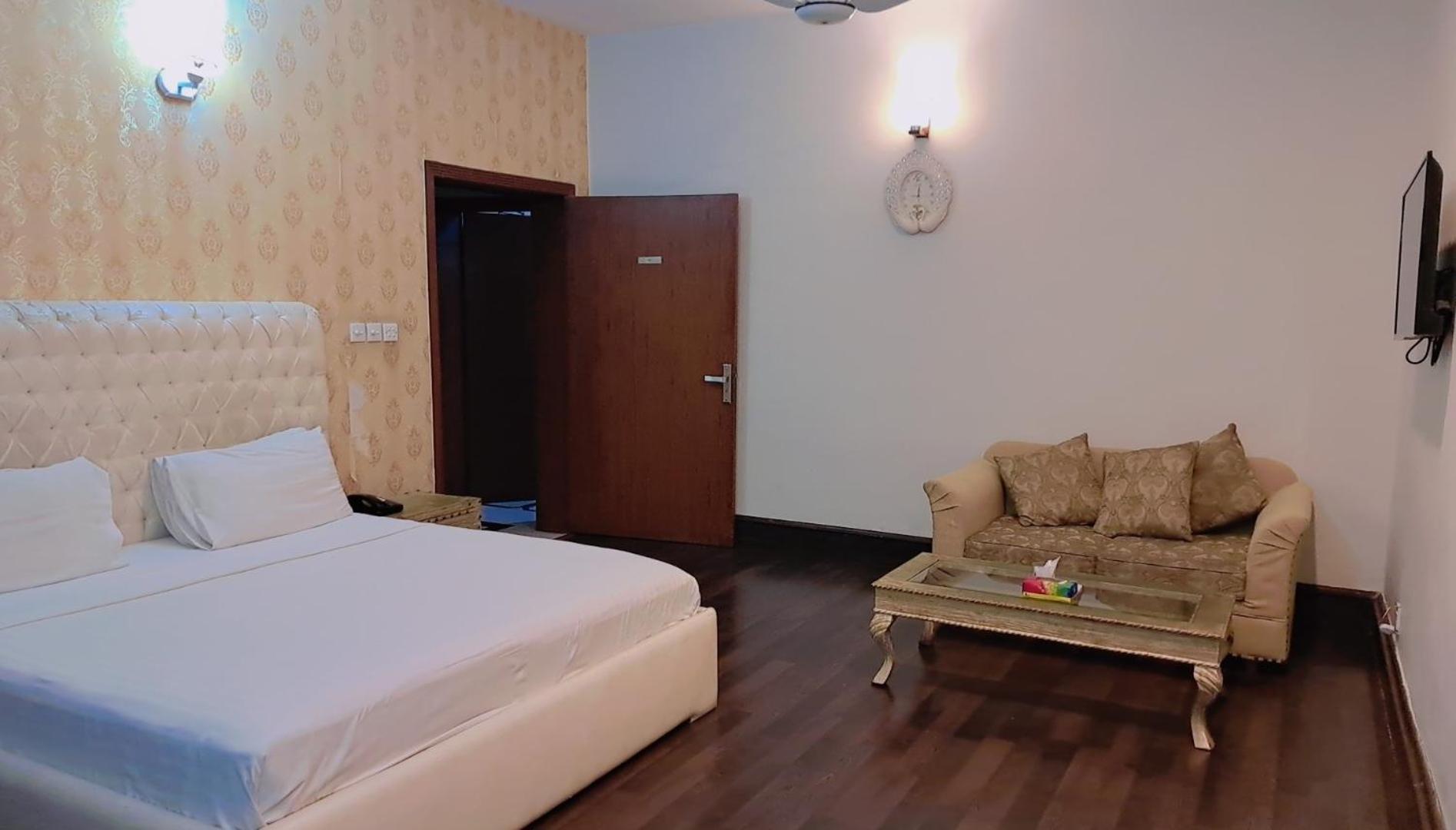 Royal Grace Guest House Islamabad Eksteriør billede